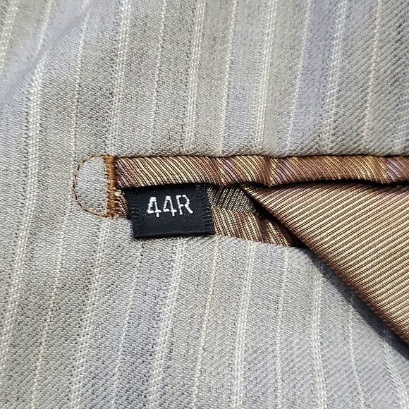 LINEAGE SPORTCOAT, Sz 44R, GREY STRIPED FABRIC, MERINO WOOL - Picture 7 of 15